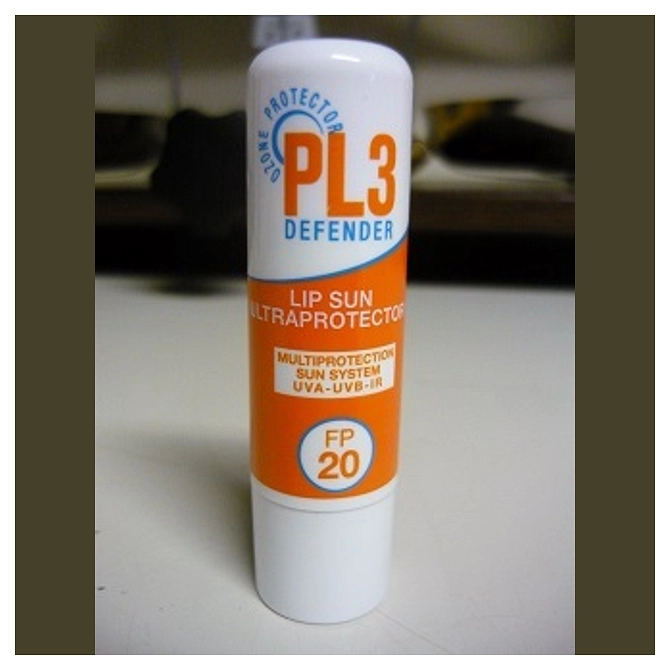Pl3 Defender Lip Sun Fp 20